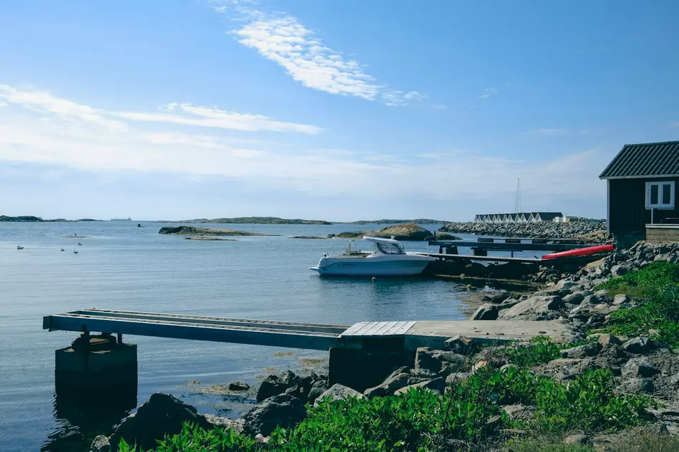 Brygga i skärgården